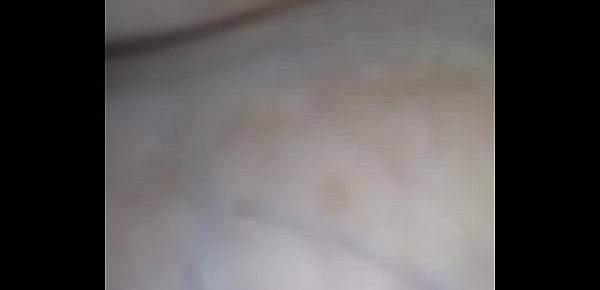  Las tetas de mi esposa mientras duerme